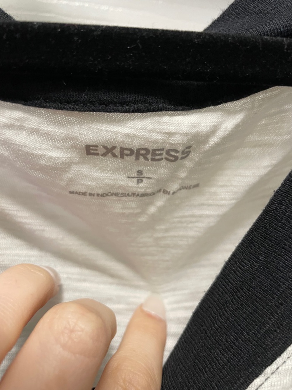 Express Women's Long Sleeve V-Neck Colorblock Top - Black, Olive & White - Picture 2 of 5